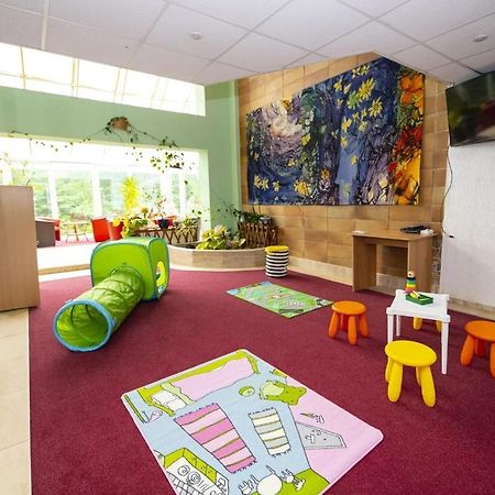 Hotel Fit Fun Харачов Екстериор снимка