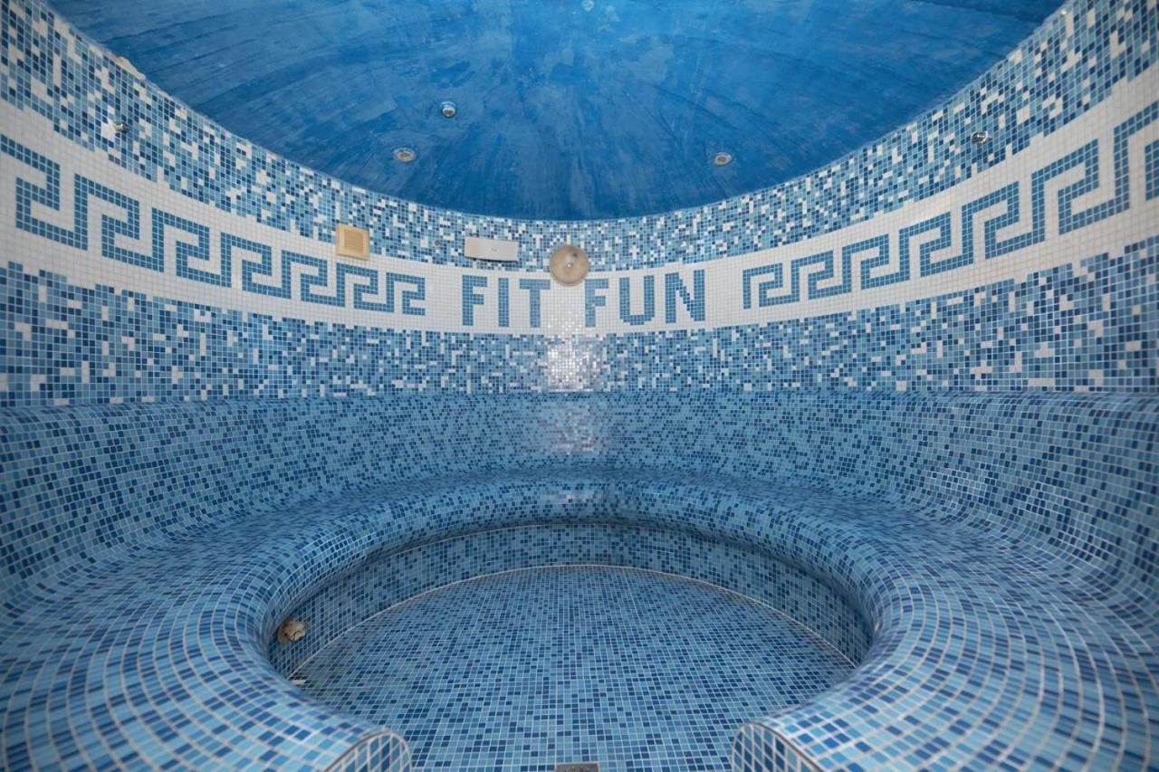 Hotel Fit Fun Харачов Екстериор снимка