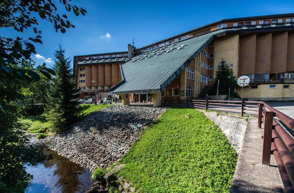 Hotel Fit Fun Харачов Екстериор снимка