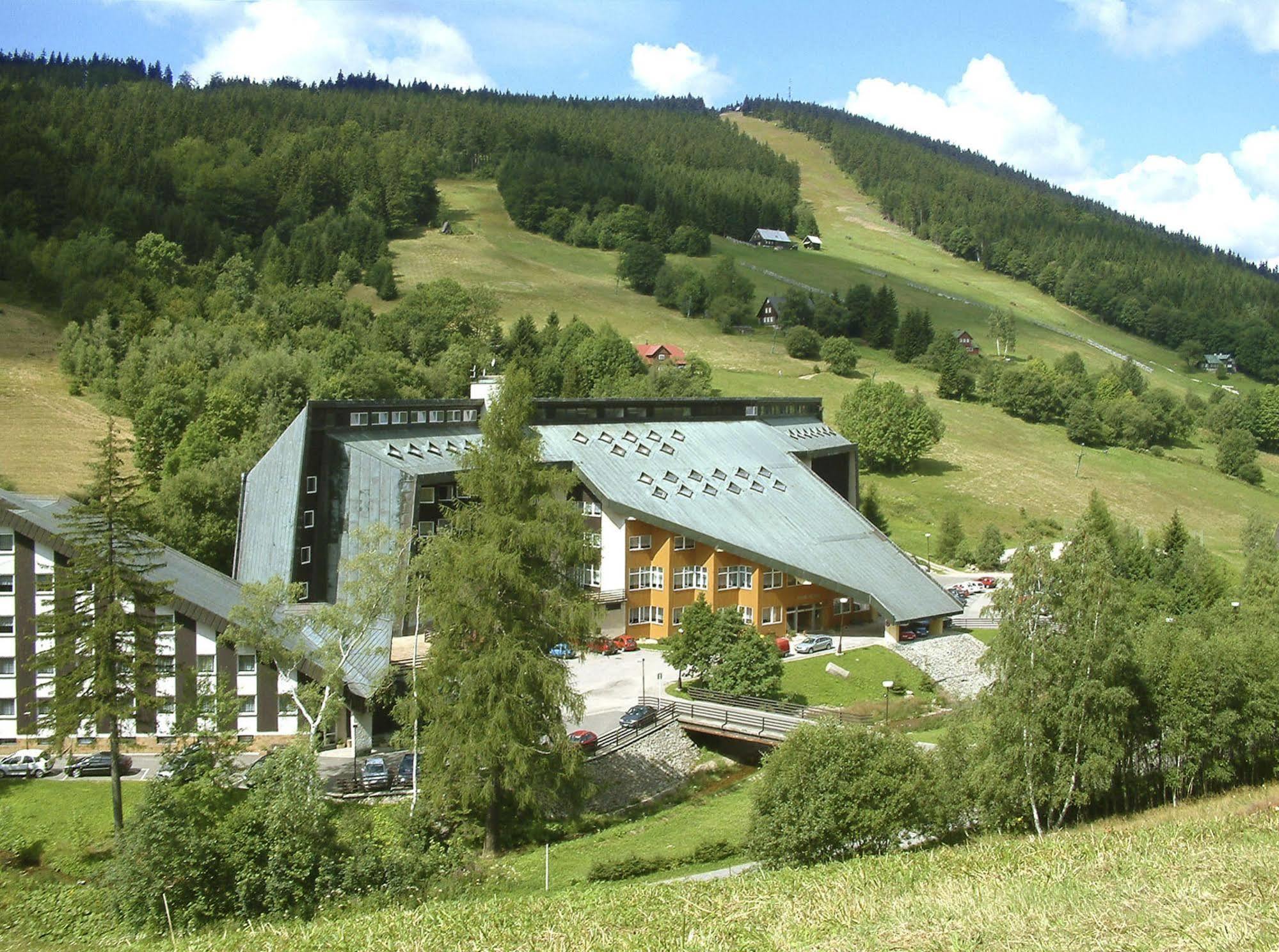 Hotel Fit Fun Харачов Екстериор снимка