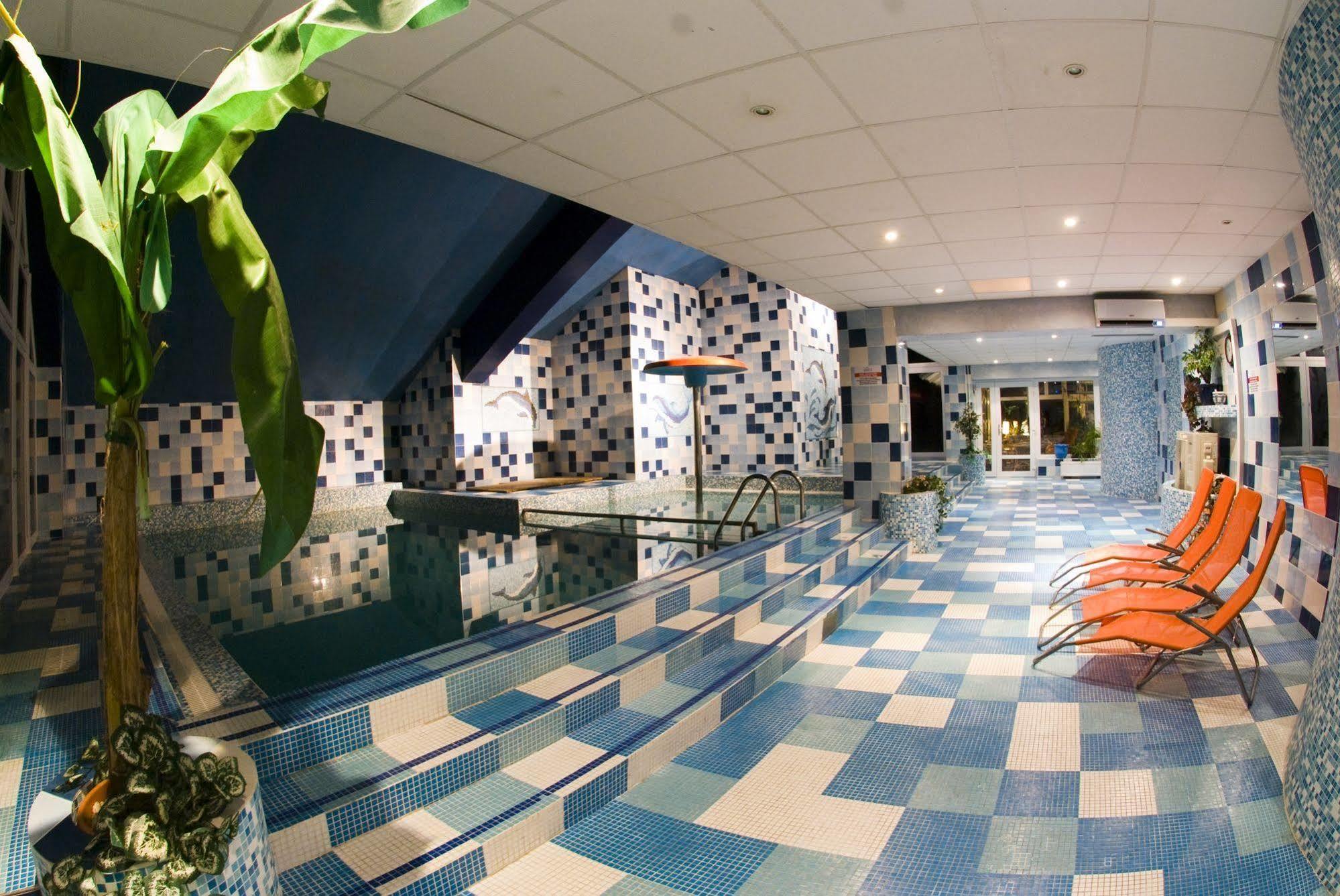 Hotel Fit Fun Харачов Екстериор снимка