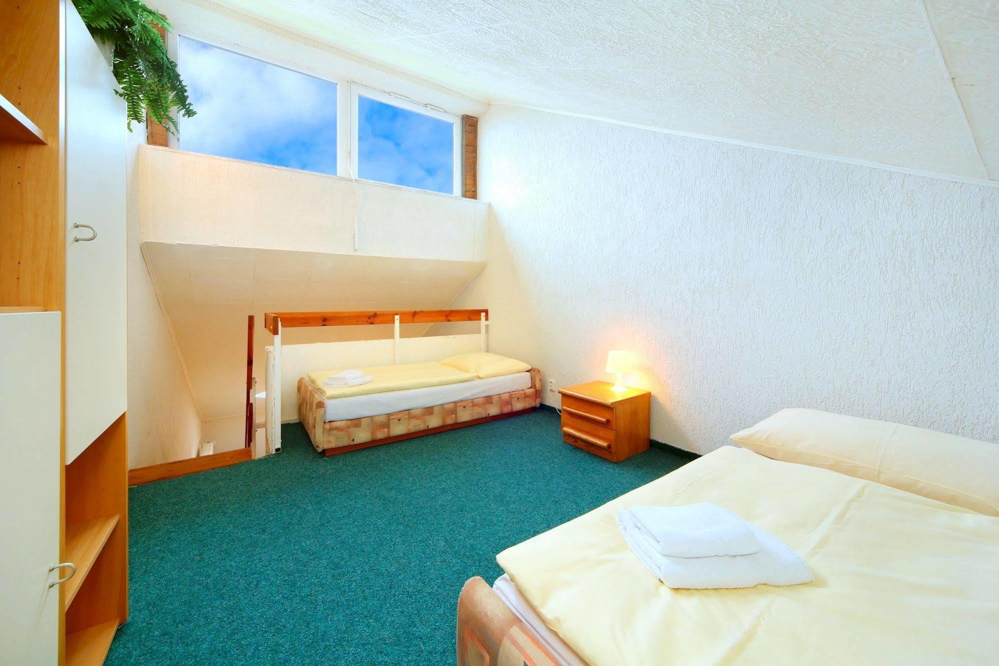 Hotel Fit Fun Харачов Екстериор снимка